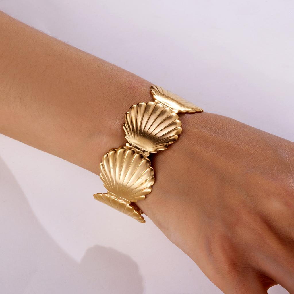 Vintage Exaggerated Wide Cuff Bangle for Women Gold Color Shell Starfish Flower Stainless Steel Bracelet Beach Party Jewelry