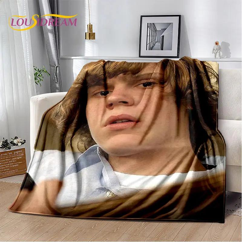 Movie Tv Actor Cute Evan Peters Soft Plush Blanket,Flannel Blanket Throw Blanket For Living Room Bedroom Bed Sofa Picnic Cover