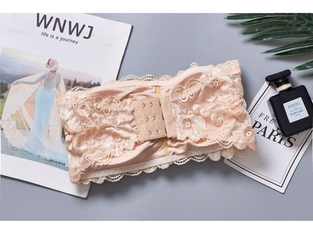 Lace Strapless Anti-Slip Bandeau with Chest Pads – Large Size, Beautiful Back, Anti-Exposure Base Layer.