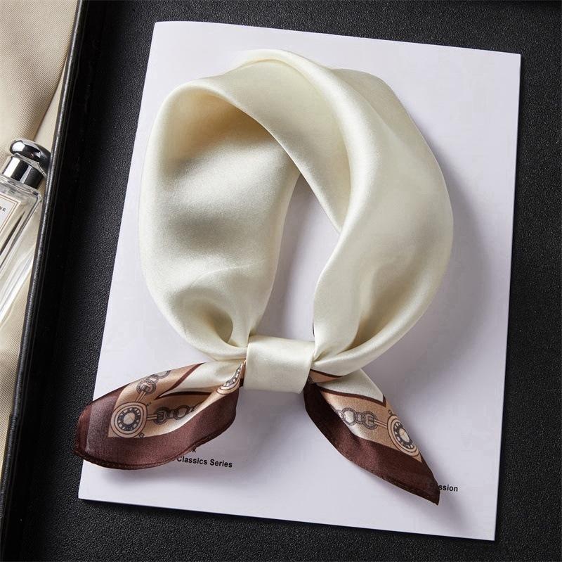 2025 early spring new women s neck protection mulberry silk scarf Korean version women s spring and autumn foreign style chain flower silk scarf 53*53cm