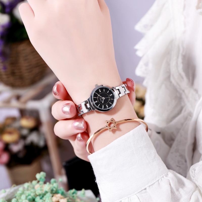 Exquisite Ladies' Quartz Watch - Stylish Steel Band, Casual Design, Waterproof.