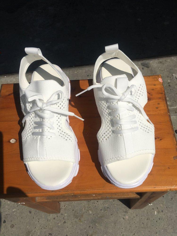 Fashion Sports Sandals for Women 2025 Summer New Style Thick Bottom Mesh Soft Bottom Casual Hollow European and American Beach Sandals