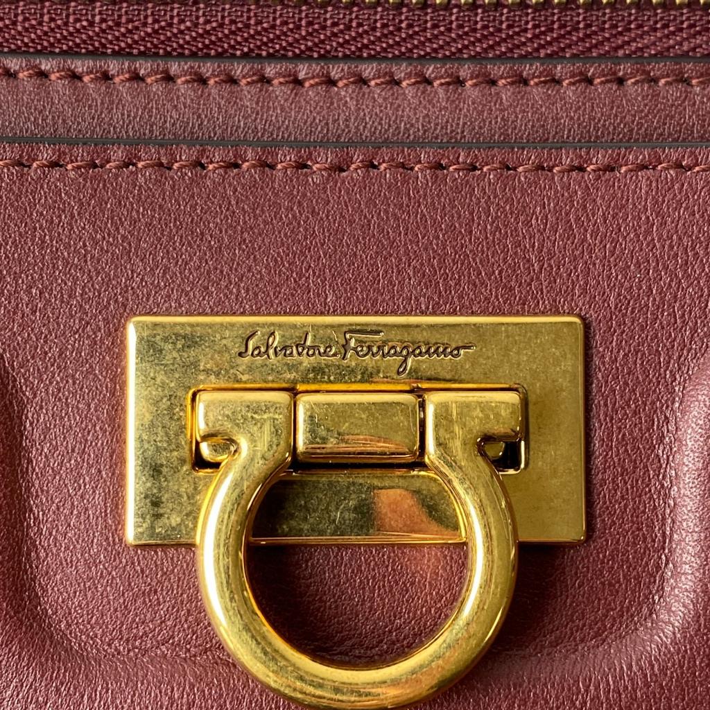 Used Salvatore FerragamoShoulder Bag Bordeaux leather Women