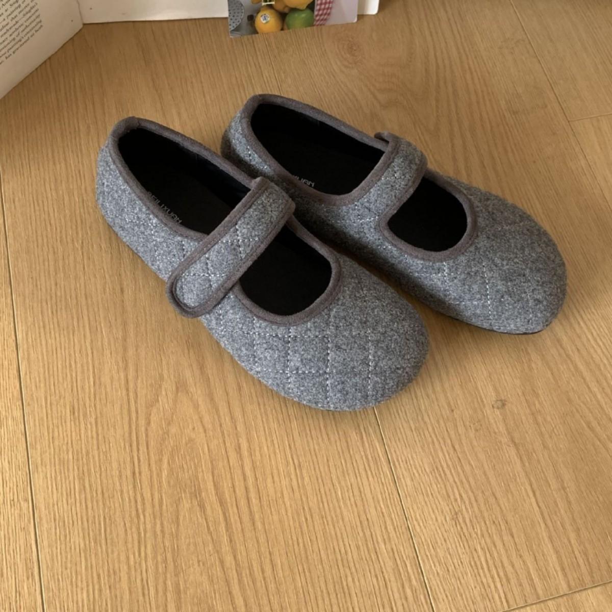 

2025 Vintage Suede Rhombus Velcro Shallow Mouth Mary Jane Shoes Late Evening Wind Gentle Soft Bottom Versatile Lazy Bread 39