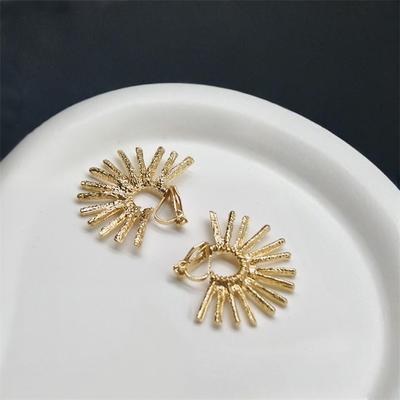 No Piercing Required Vintage Metal Sunflower Ear Clips Simple Dramatic New Pierceless Ear Clips
