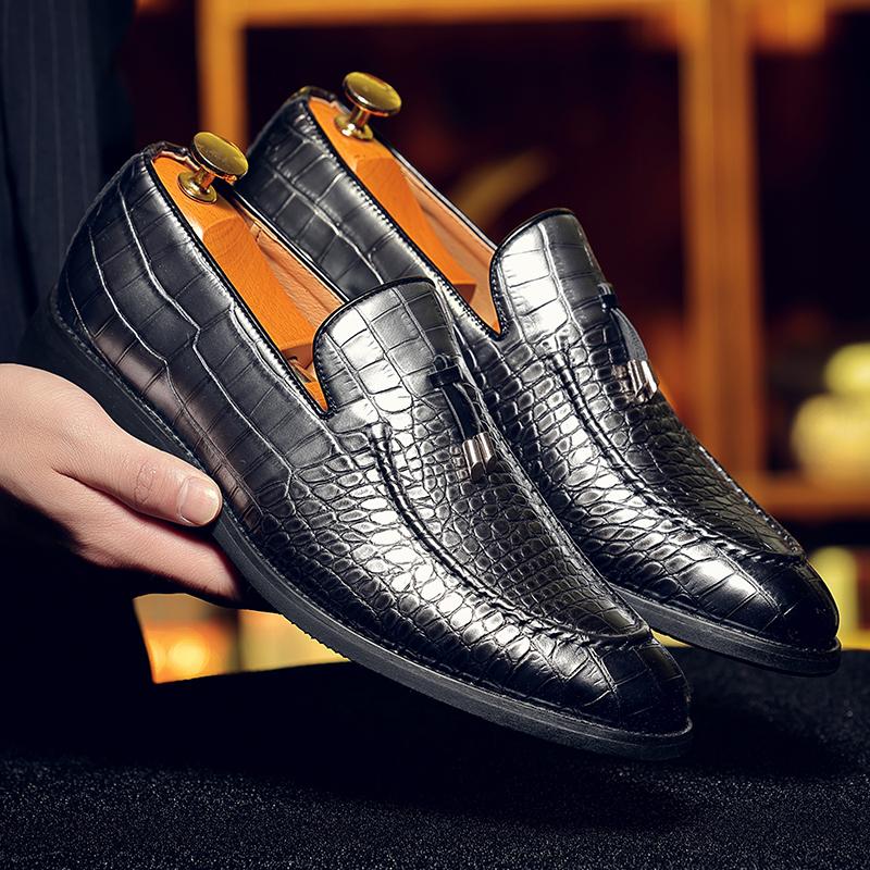 Fashion Trendy Men's PU Loafers New Flats Pointed Toe Slip-On Dress Moccasins Comfortable Walking Shoes for Men Business Casual Footwear
