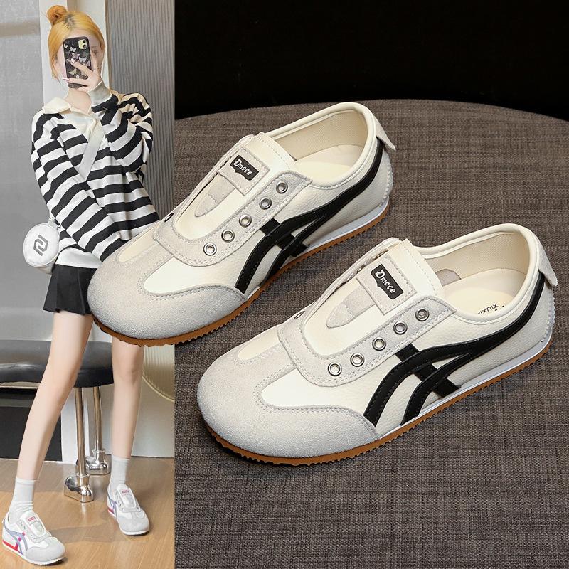 Flat-bottomed German training shoes women's shoes 2025 autumn new lightweight soft-soled single shoes casual Forrest Gump shoes sports little white s