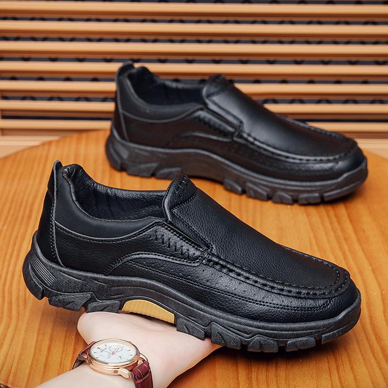 Pánské ležérní boty ve stylu britského podzimu 2025: Všestranná obuv pro střední věk a seniory