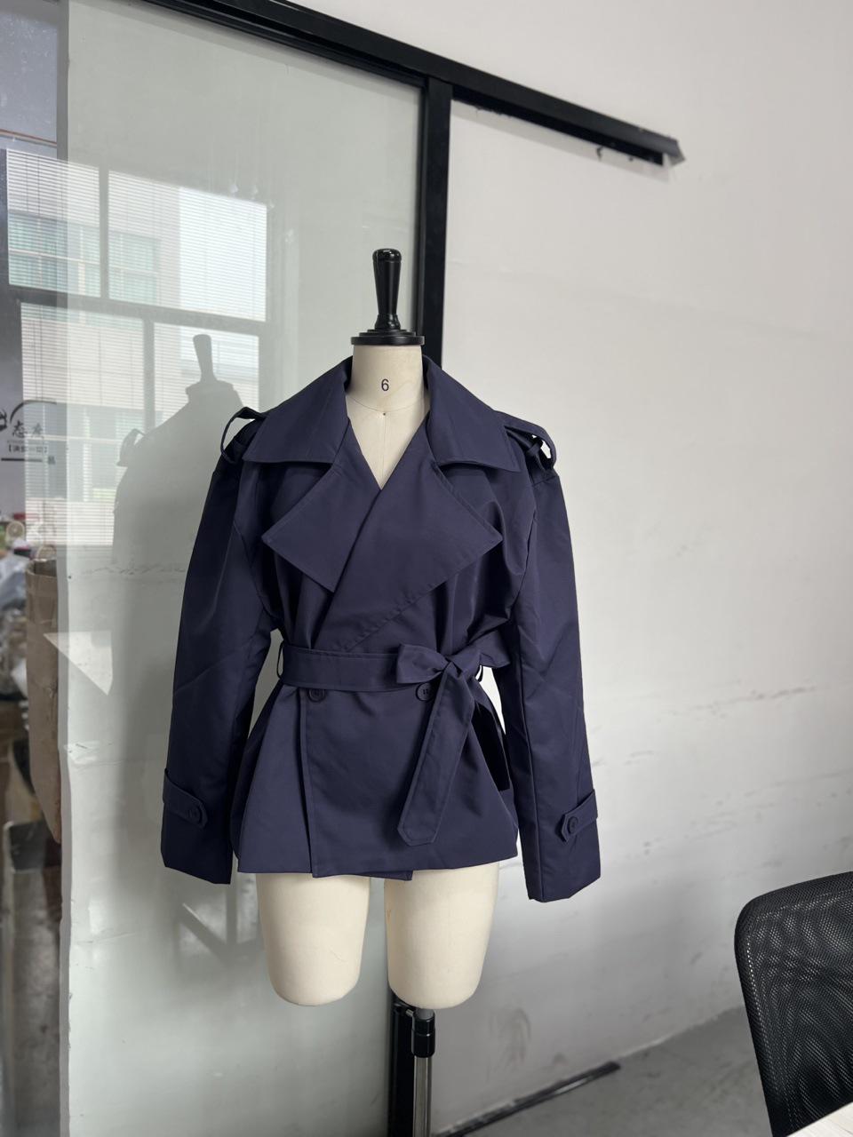 Короткое однотонное тренчкот с поясом, весна-осень 2025 Medium