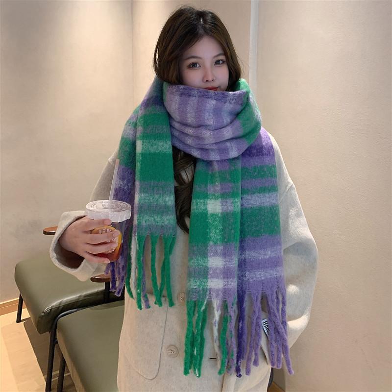 Green European, American Autumn and Winter New Thickened Warm Circle Yarn Colored Plaid Scarf Women's Su Big Shawl Scarf
