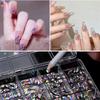 1 Box 3D Nägel Charms für Nägel Flachrückseite Nägel Strasssteine Gemischte Größe Glas Nägel Dekorationen Nagelkunst Verzierungen