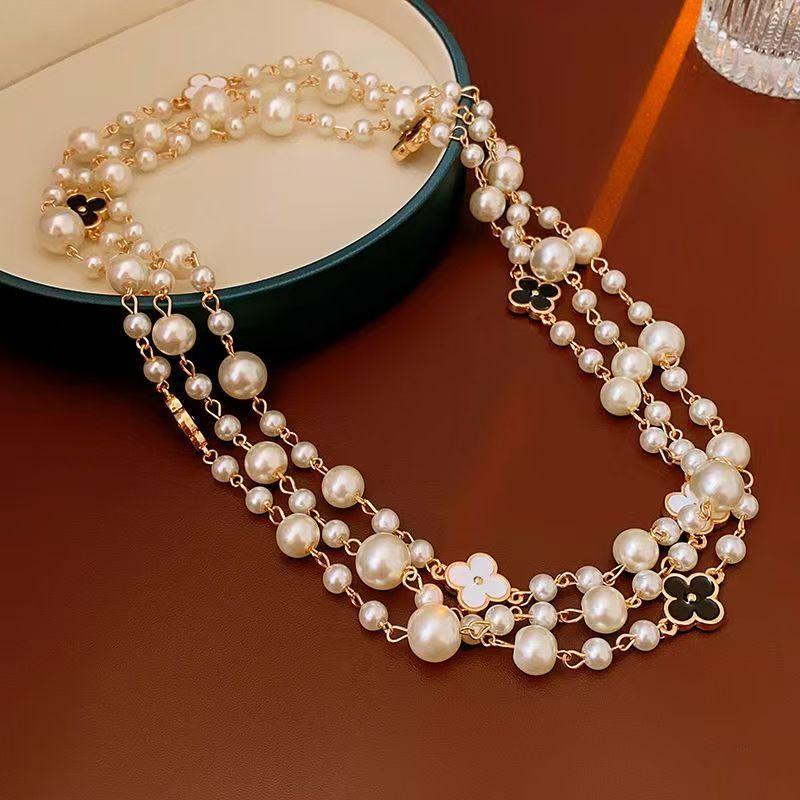 Long Sweater Chain Four-leaf Clover Necklace - High-end Double Layer Necklace Fashionable Versatile and Luxurious Pendant