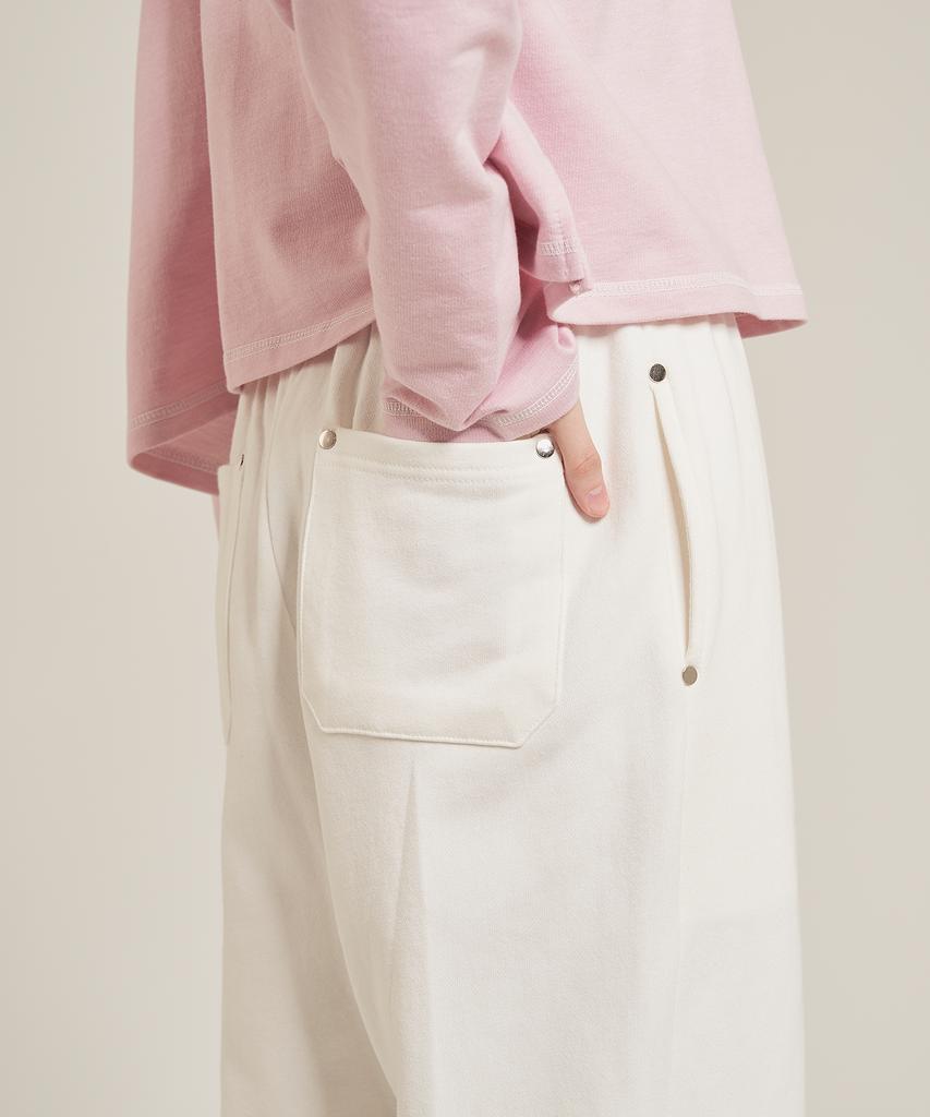 Iteoneolmomeonteu Rivet Sweatpants _ White
