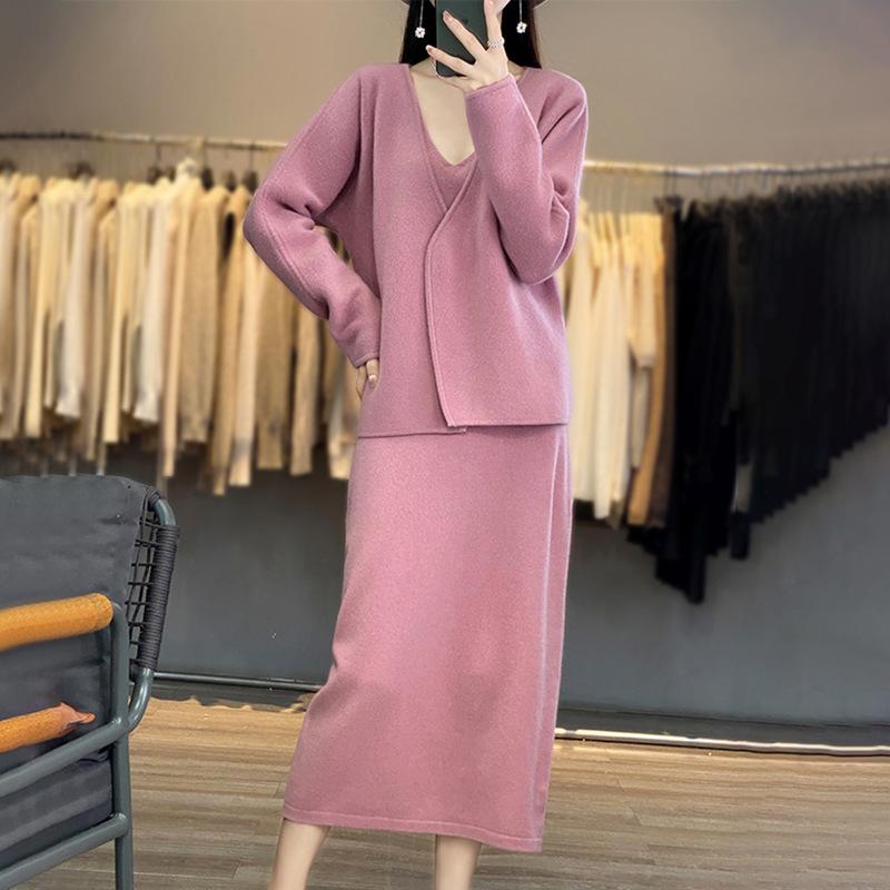 Temperament commuter style two-piece set autumn and winter new loose casual suspender skirt knitted cardigan set women
