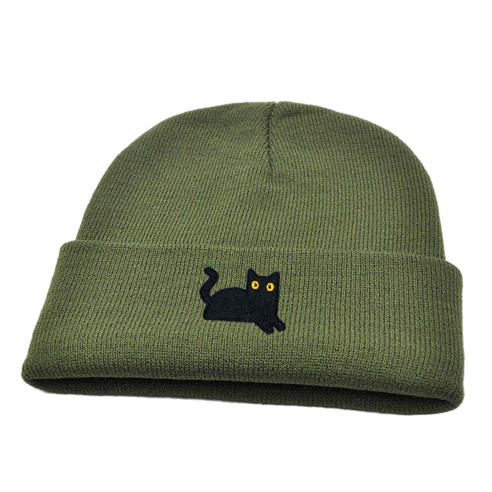Autumn and winter warm knitted pullover hat for men and women, cute black cat pattern embroidered yarn beanie hat