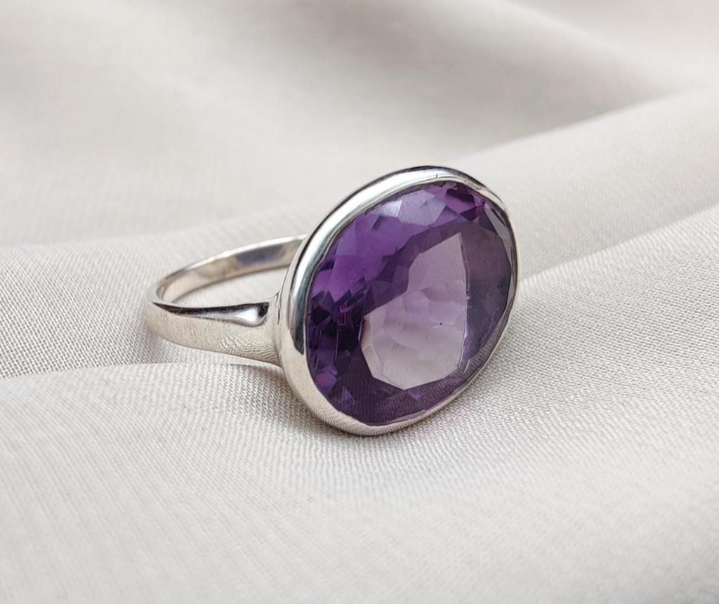 925 Sterling Silver Amethyst Ring: Minimalist Gemstone Jewelry
