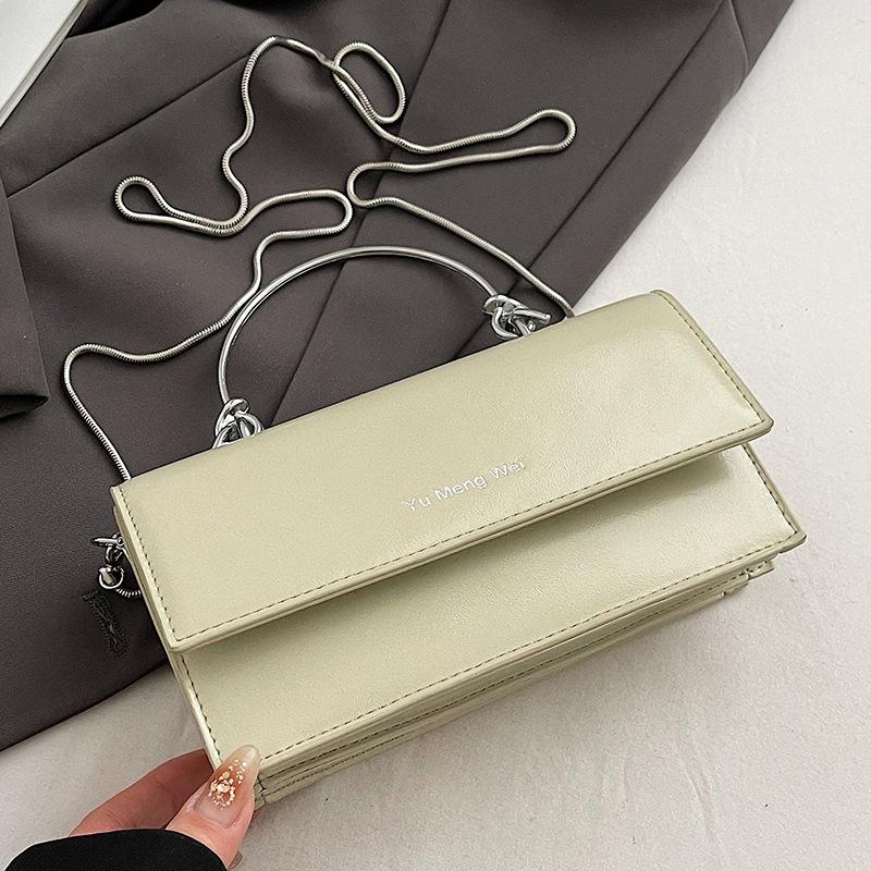 

This year, it is popular, fashionable, high-end, exquisite, portable small square bag, versatile temperament, women s commuting chain, messenger bag,