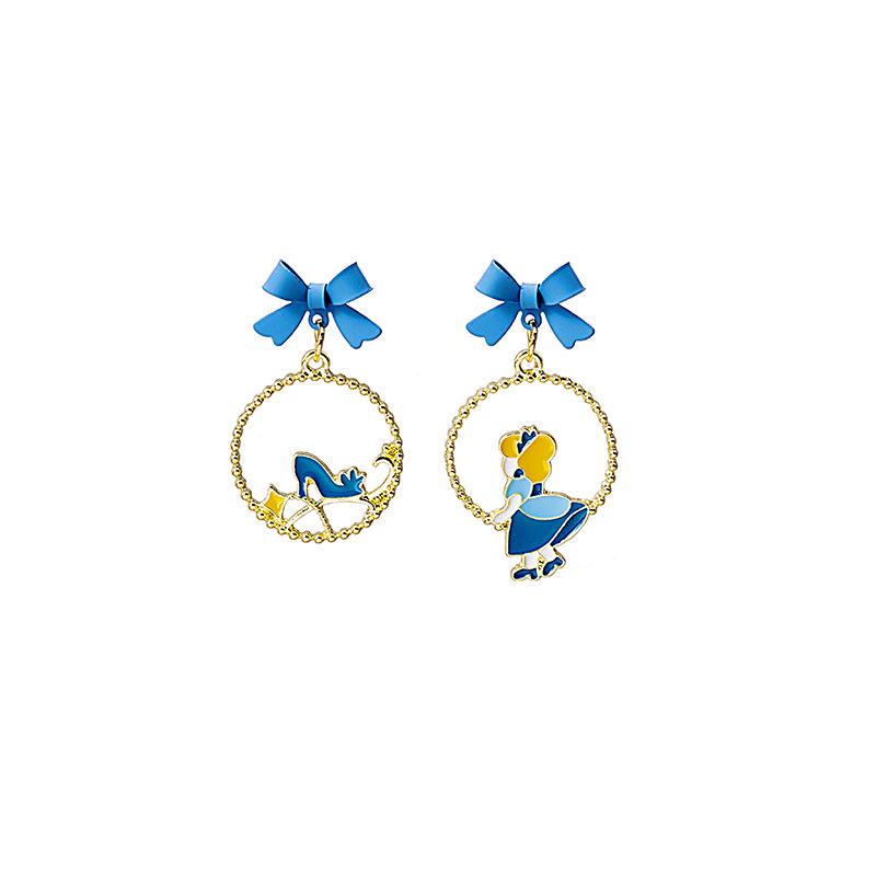

Silver Needle Sweet Princess Bow Stud Earrings: Cute, Retro, and Versatile Cartoon Ear Jewelry.
