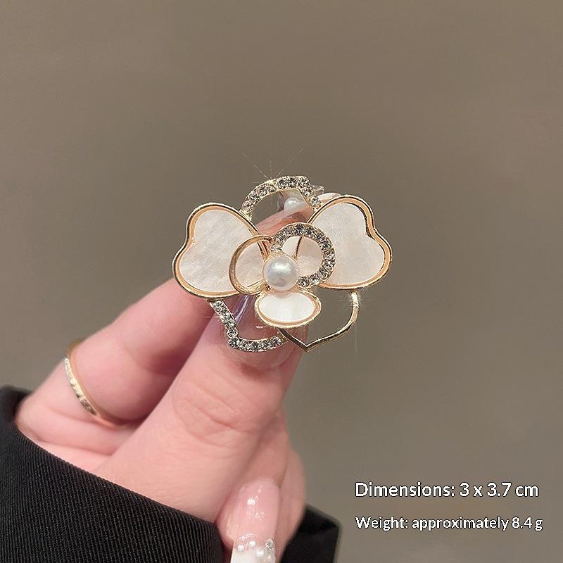 New Niche Retro High-grade Camellia Brooch Exquisite Light Luxury Rose Pin Elegant Suit Fixed Accessories