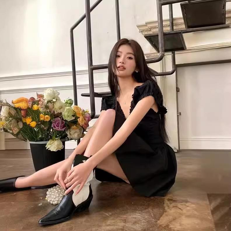 Dress French Black V-neck Small Flying Sleeves Summer New High-end Waist Thin Sweet and Spicy Little Black Dress