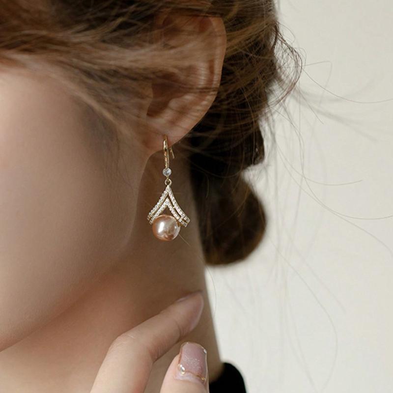 Fashionable and Minimalist Champagne Pearl Earrings with High-End Sense