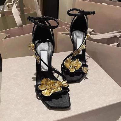 Jednoslovné dámske sandále so štvorcovou špičkou 2025 jar a leto nové sexy zlaté orchideové saténové sandále na stiletto vysokom podpätku pre ženy