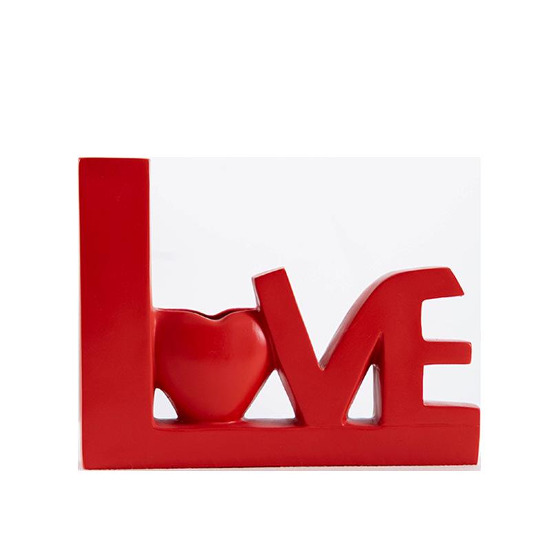 Handmade LOVE Shaped Resin Flower Vase: Festive Wedding Decoration