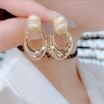 Luxury Versatile European And American Earrings With A High-end Feel