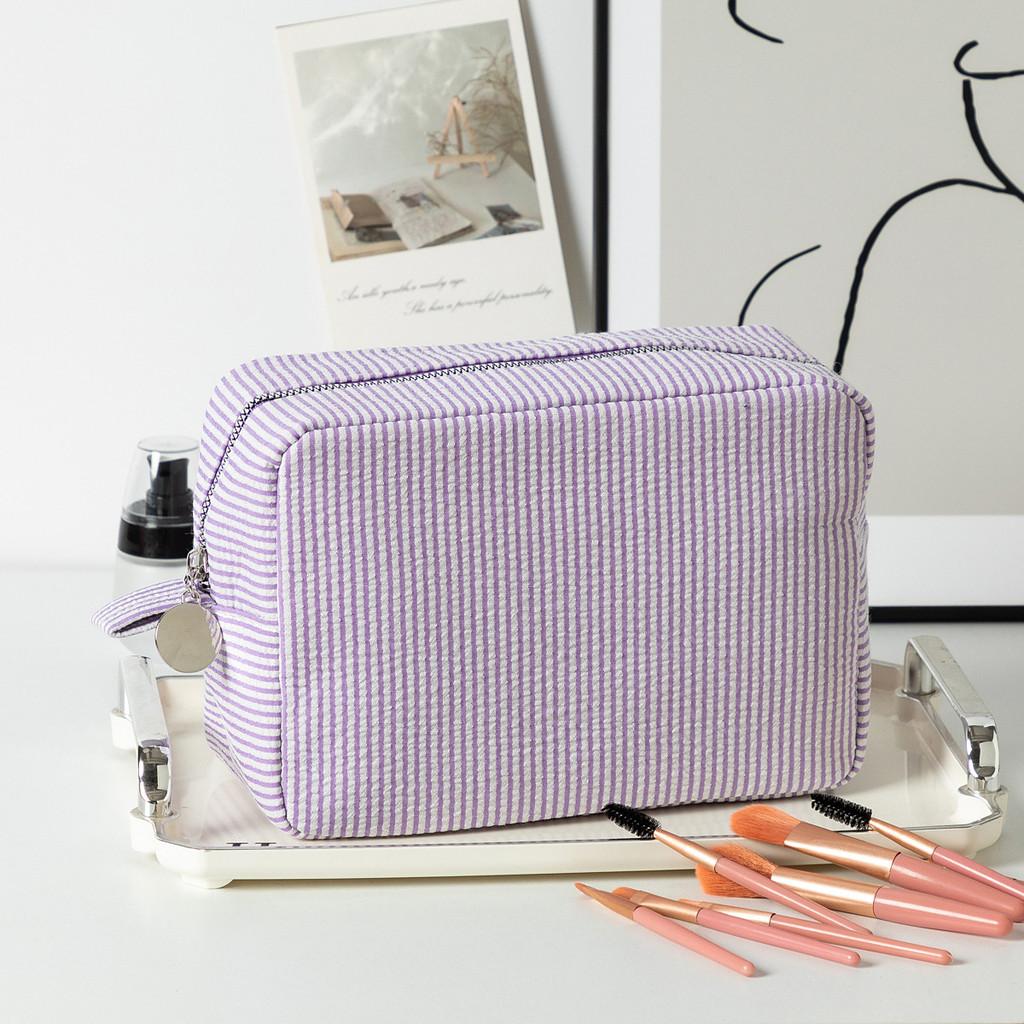 Vintage Striped Makeup Bag With Zipper Closure For Travel And Daily Use