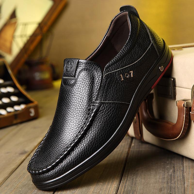 

2025 весна и осень новые мужские повседневные кожаные туфли мужские мягкие кожаные с мягкой подошвой кожаные чехлы для ног туфли для пап среднего возраста сандалии 8826 43