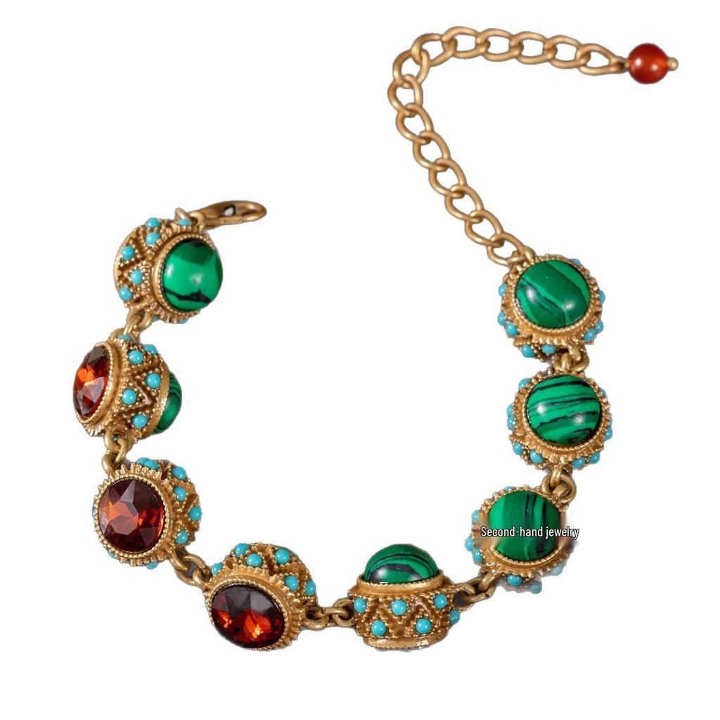 Elegant Vintage-Style High-End Bracelet for Women - Retro Design with Heavy Workmanship and Luxurious Charm
