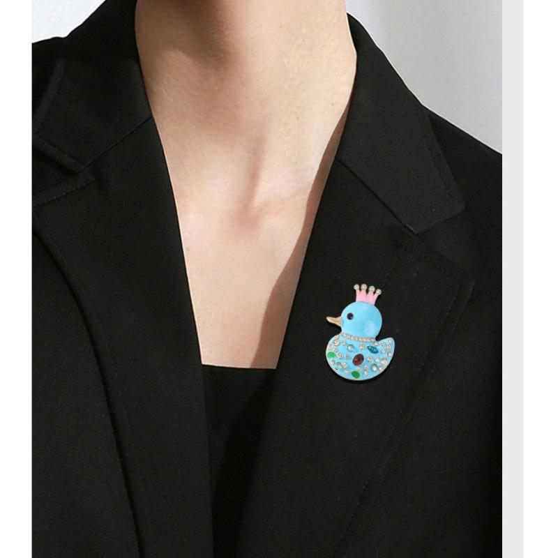 1Pcs Enamel Animal Brooch Lovely Wear Crown Duck Brooches For Women'S Clothes Backpack Pins Gifts