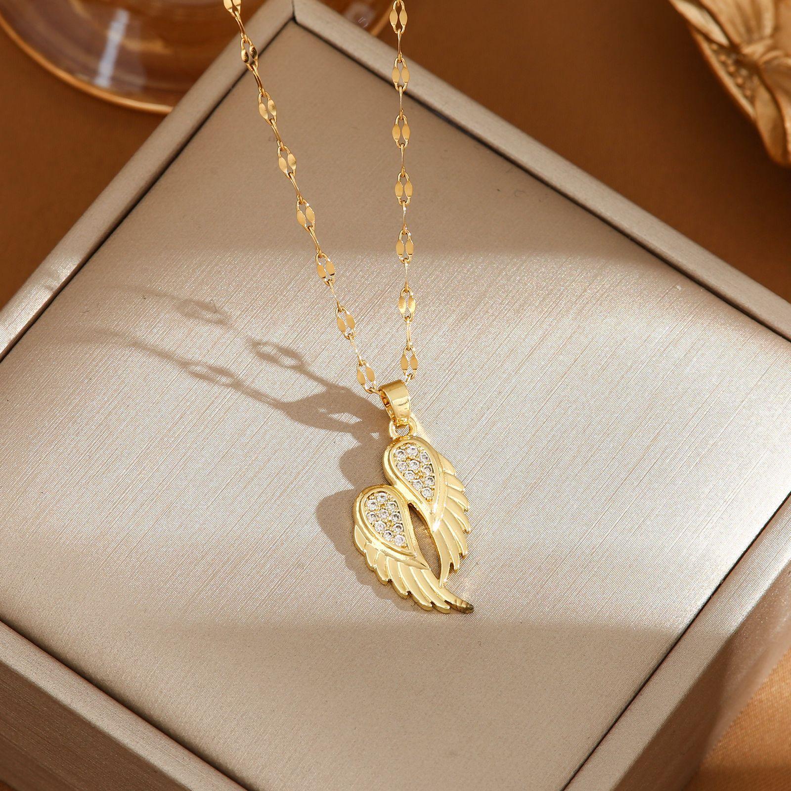 Angel Wings Pendant Necklace for Women Simple Fashion Choker Jewelry Gift