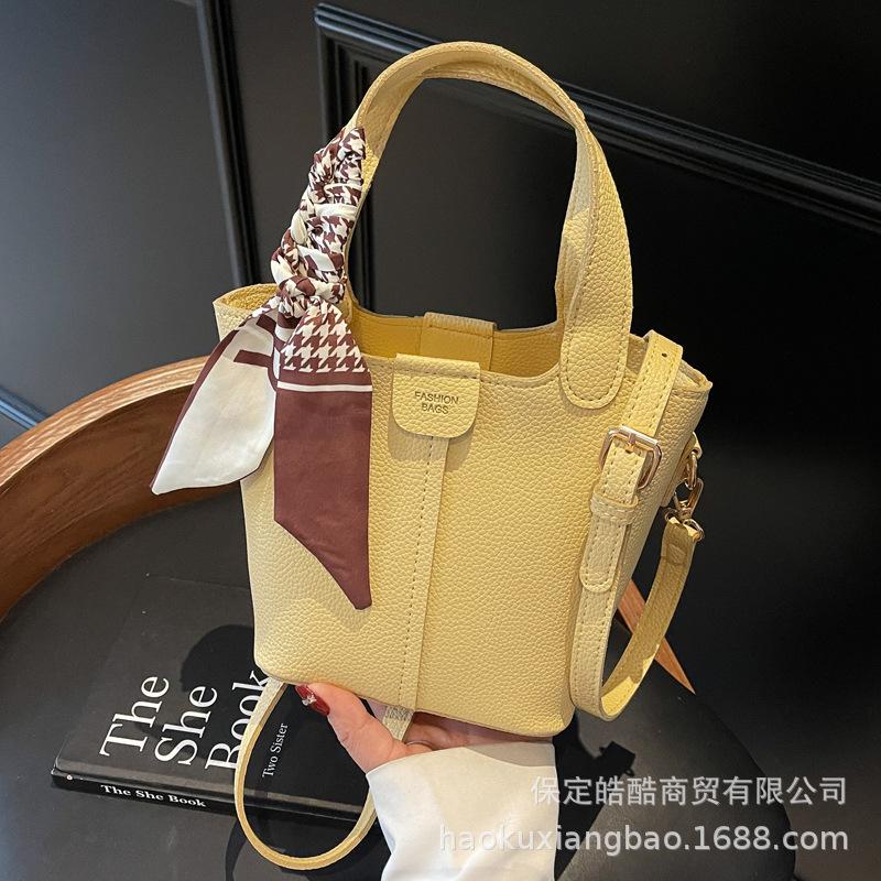 Premium Sense Small Bag Women 2025 New Fashion Versatile Explosion Vegetable Basket Portable Bucket Bag Texture Messenger Bag