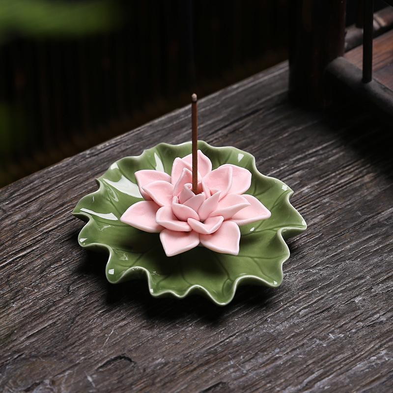 Portaincenso a Forma di Foglia di Loto in Ceramica con Design Floreale per Bastoncini e Spirali di Incenso Adatto per Decorazione Domestica, Meditazione e Aromaterapia