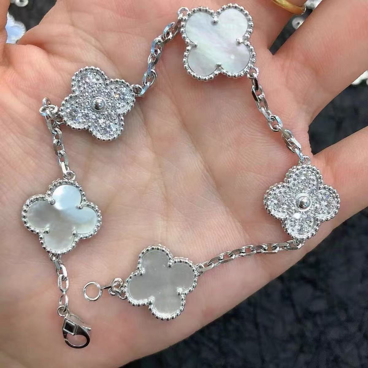 

Новый браслет с четырехлистным клевером 18k Высококачественная ювелирная бижутерия из перламутра Женский браслет