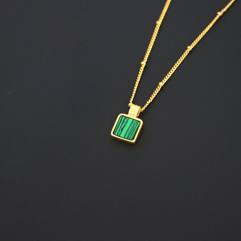 

Rose Story Лю Ифэй Хуан Йимэй квадратное белое ожерелье с кулоном в виде ракушки для женщин, легкая роскошная цепочка на ключицу из ниши