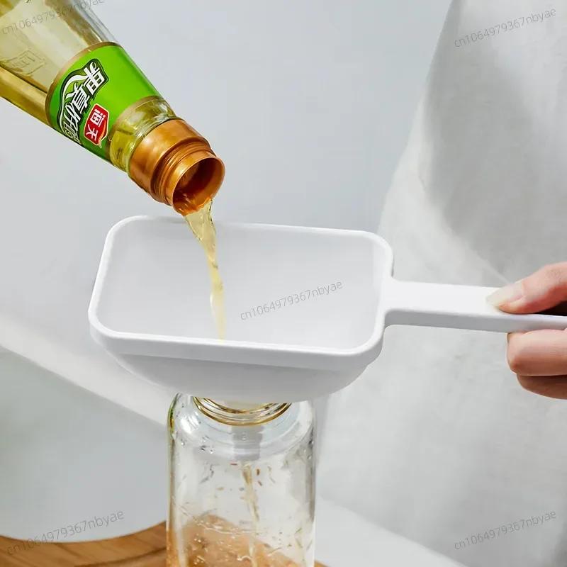 Funnel Liquid Filling Dispensing Filteroil Spices Jam Salad Canned Kitchen Funnel Rectangle Dispenser with Handle Kitchen Gadget