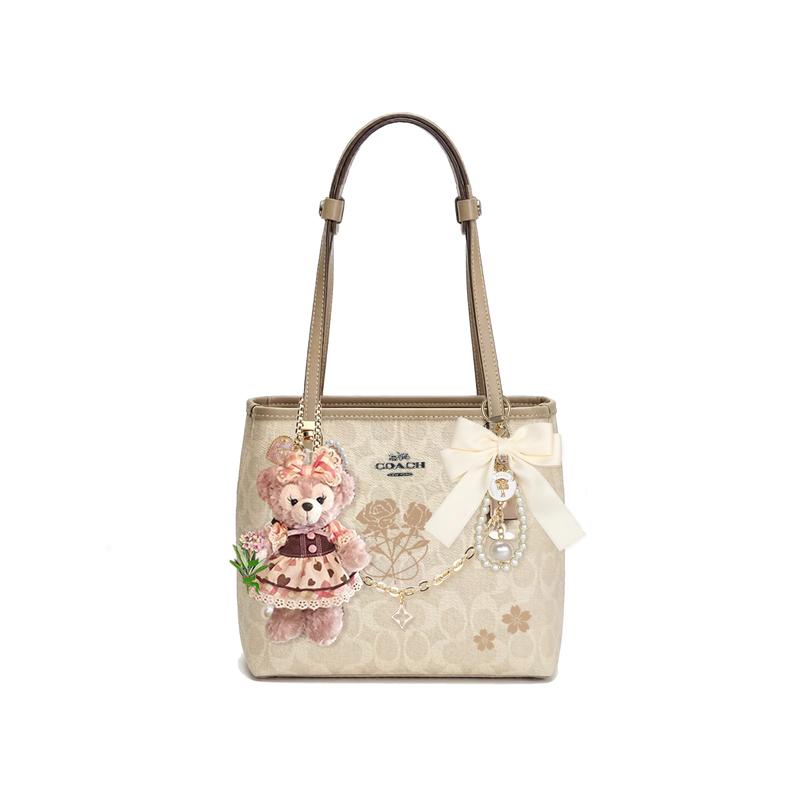 

COACH shoulder bag [Customized bag] City 23 classic presbyopic metal logo, printing, bow, doll pendant, four-leaf clover Qingfengyao basic outfit золотий