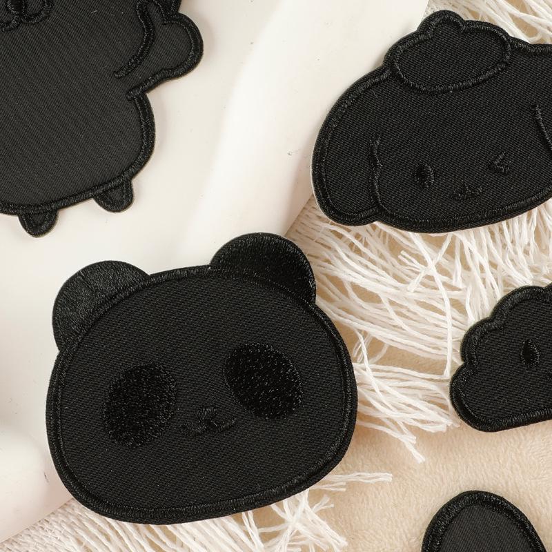 Samolepicí kreslená zvířátka černá vyšívaná nášivka na bundy