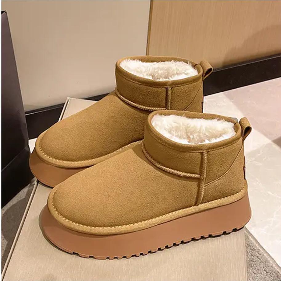 

Internet celebrity flat-bottomed snow boots women s winter 2024 new Korean version short tube flat-bottomed piled thickened thermal cotton shoes 35