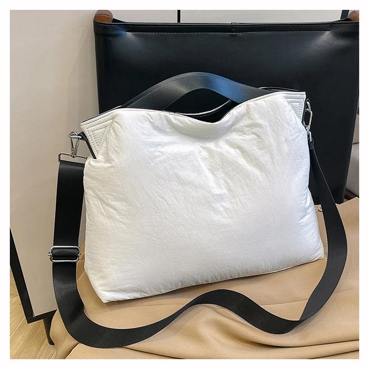 New Casual Autumn Winter Styles High-capacity Shoulder Bag  Advanced Feeling Ultra Light Commute Single Crossbody Bag