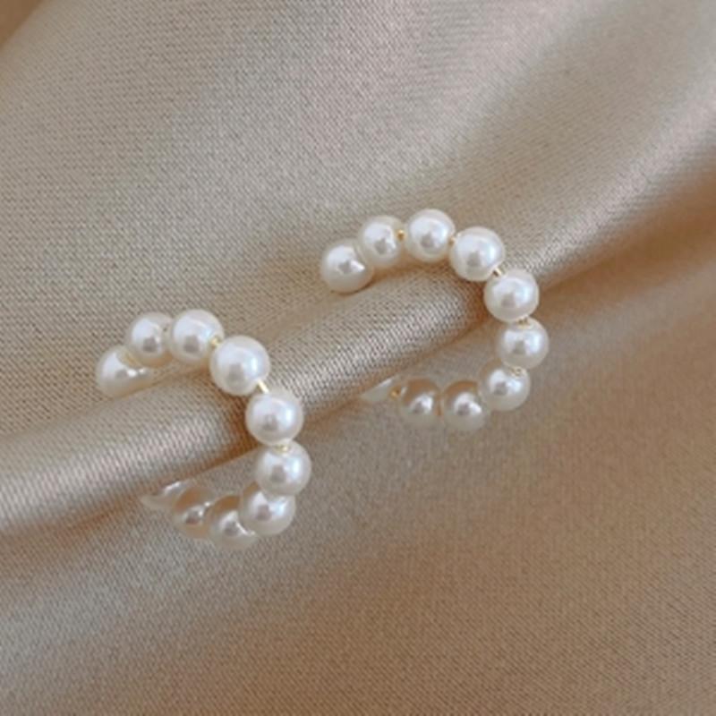 2026 New Korea Trendy Charm Pearl Beaded Ear Cuff Clip Earring for Women Fake Piercing Bone C-shaped Jewelry Accessory Wholesale
