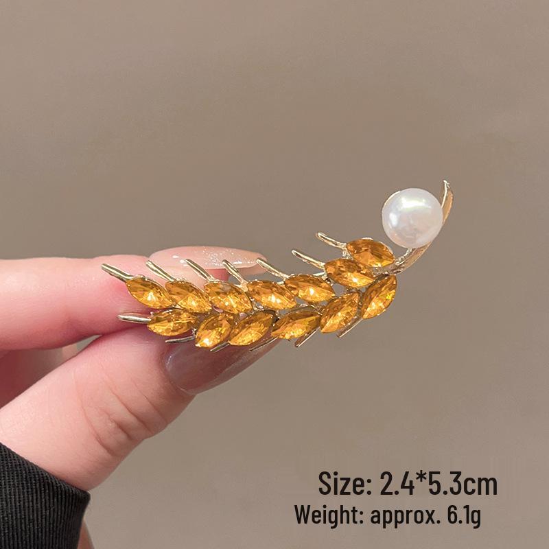 

Изысканная роскошная женская брошь-булавка в виде красного кленового листа: Приветственный аксессуар высокого класса