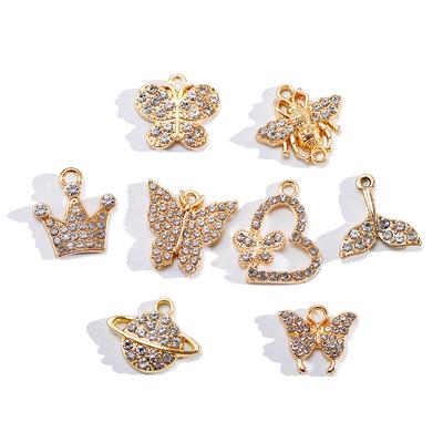 10 Stück Mode Glänzender Strass Schmetterling Biene Liebe Krone Anhänger Damen Ohrringe Armband DIY Schmuckherstellung Charme Zubehör