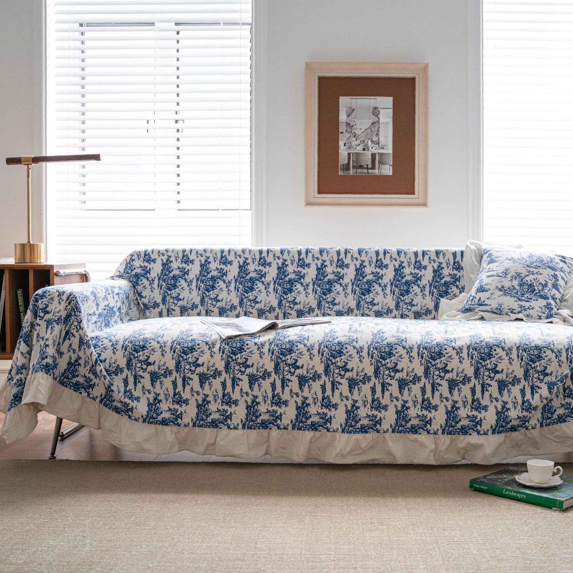 

Sofa Towel Blue Rose Flower Print Ruffle Edge Multifunctional Cover Sofa Cover 180*180