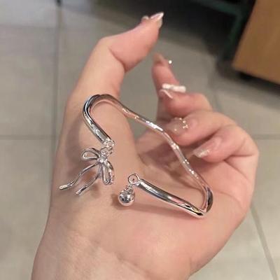 Fashion Bowknot Pendant Open Bracelets For Women Simple Temperament Light Luxury Bangle With Bell Aesthetic Party Jewelry