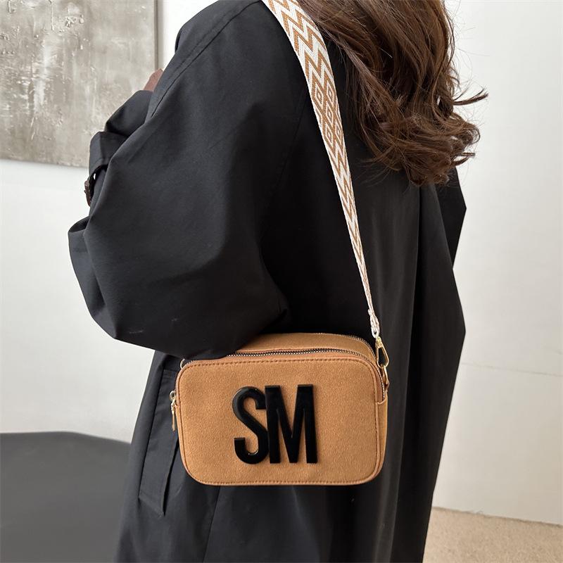Personalized fashion trend women's bag casual versatile niche letter small square bag wide shoulder strap popular single shoulder messenger bag