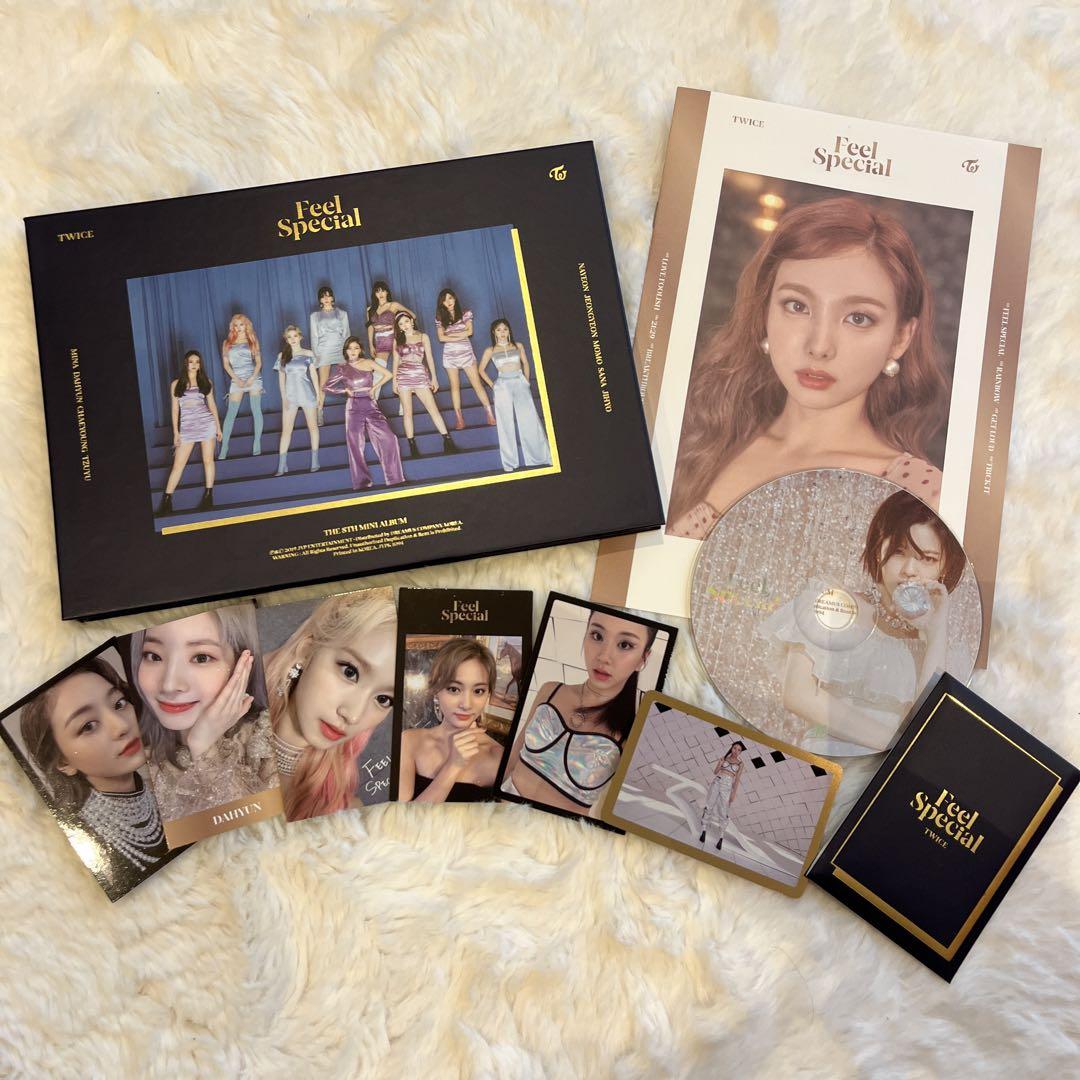 

[USED] TWICE Album Feel Special Bver Bonus Trading Card Included