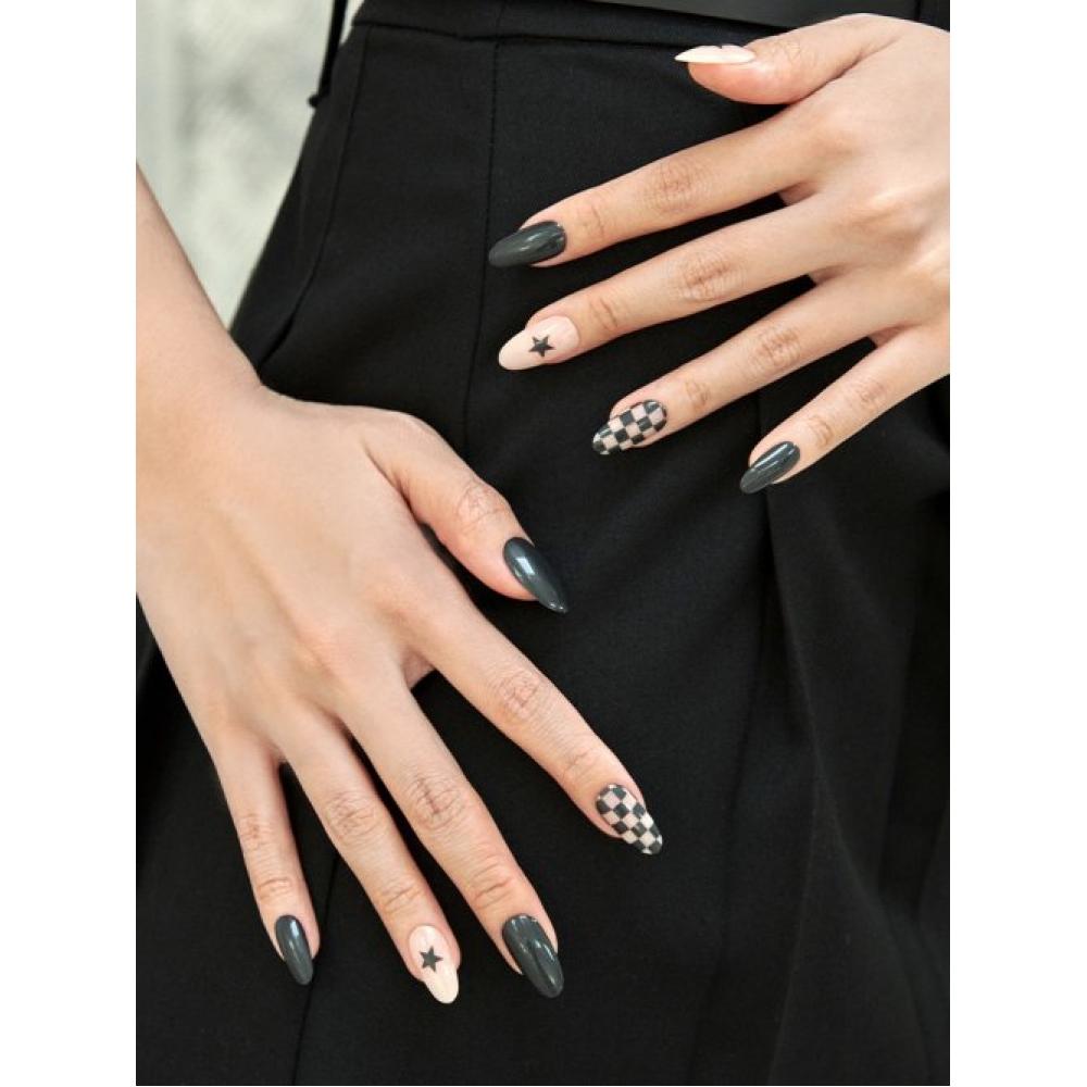 Muzmak Reusable Nail Tips Draw Night  Almond NONE